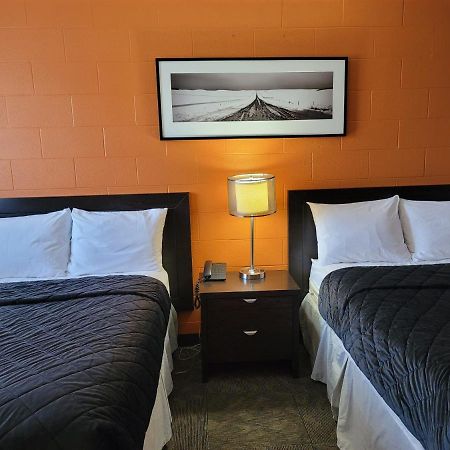 Roadking Inns Motel YYC Exteriör bild