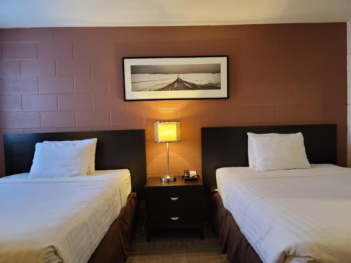 Roadking Inns Motel YYC Exteriör bild