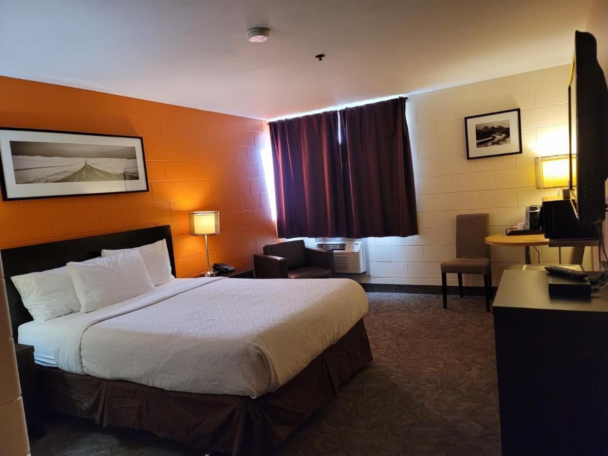 Roadking Inns Motel YYC Exteriör bild