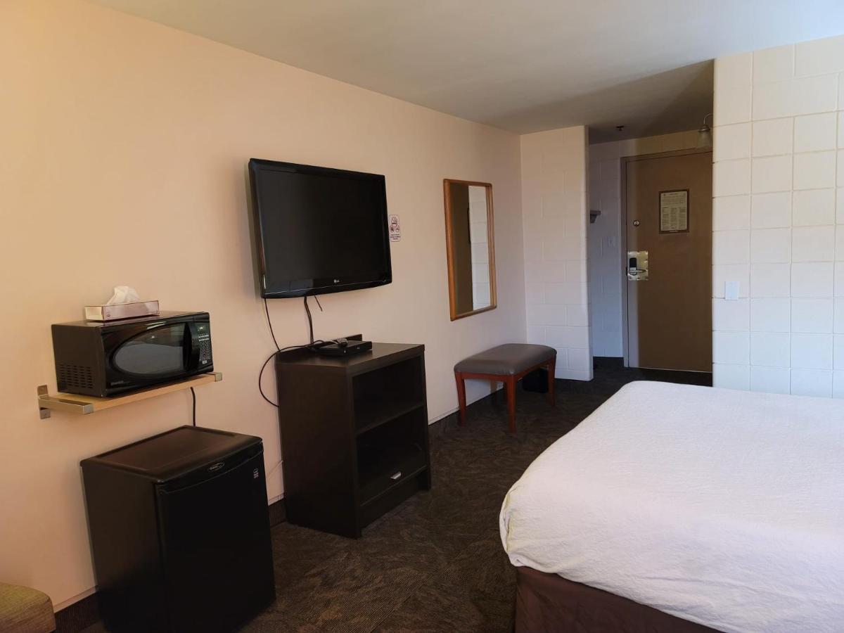 Roadking Inns Motel YYC Exteriör bild