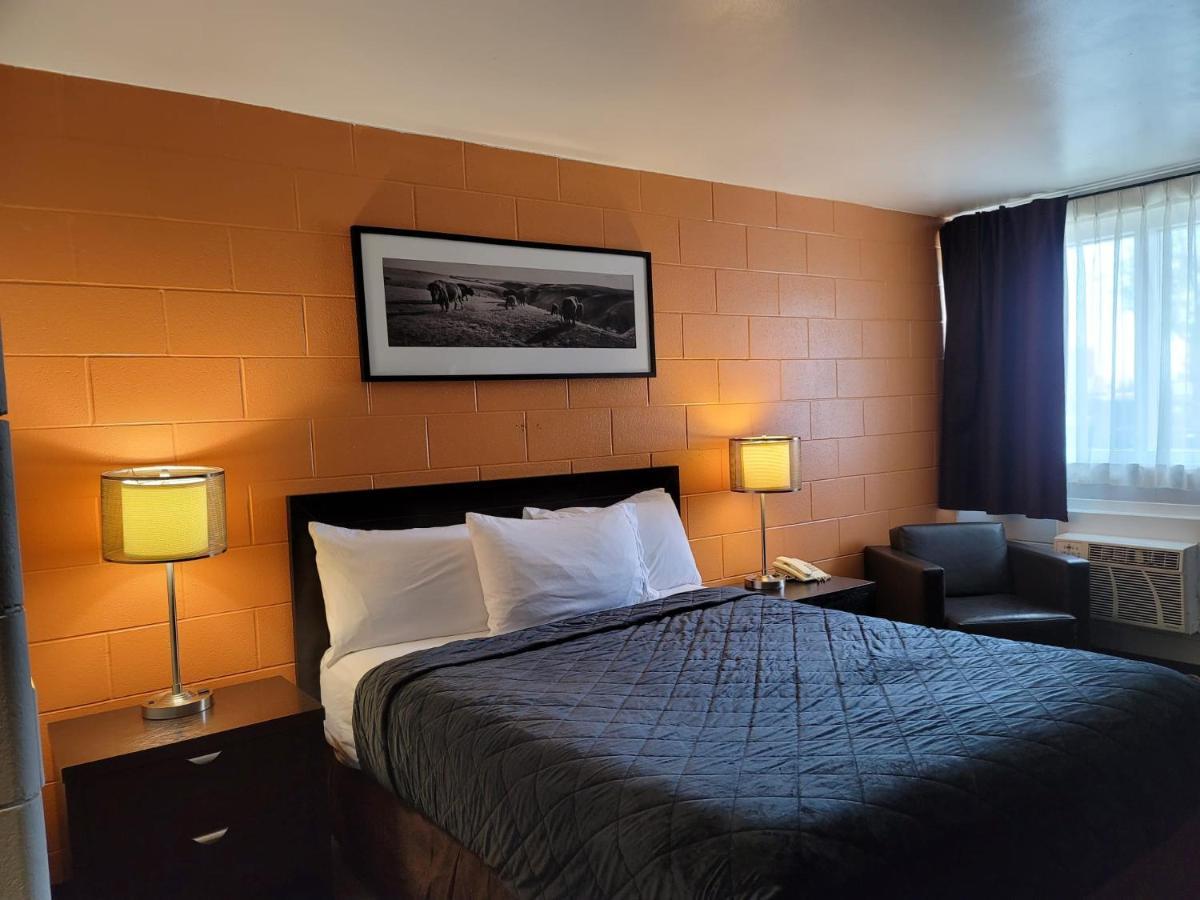Roadking Inns Motel YYC Exteriör bild