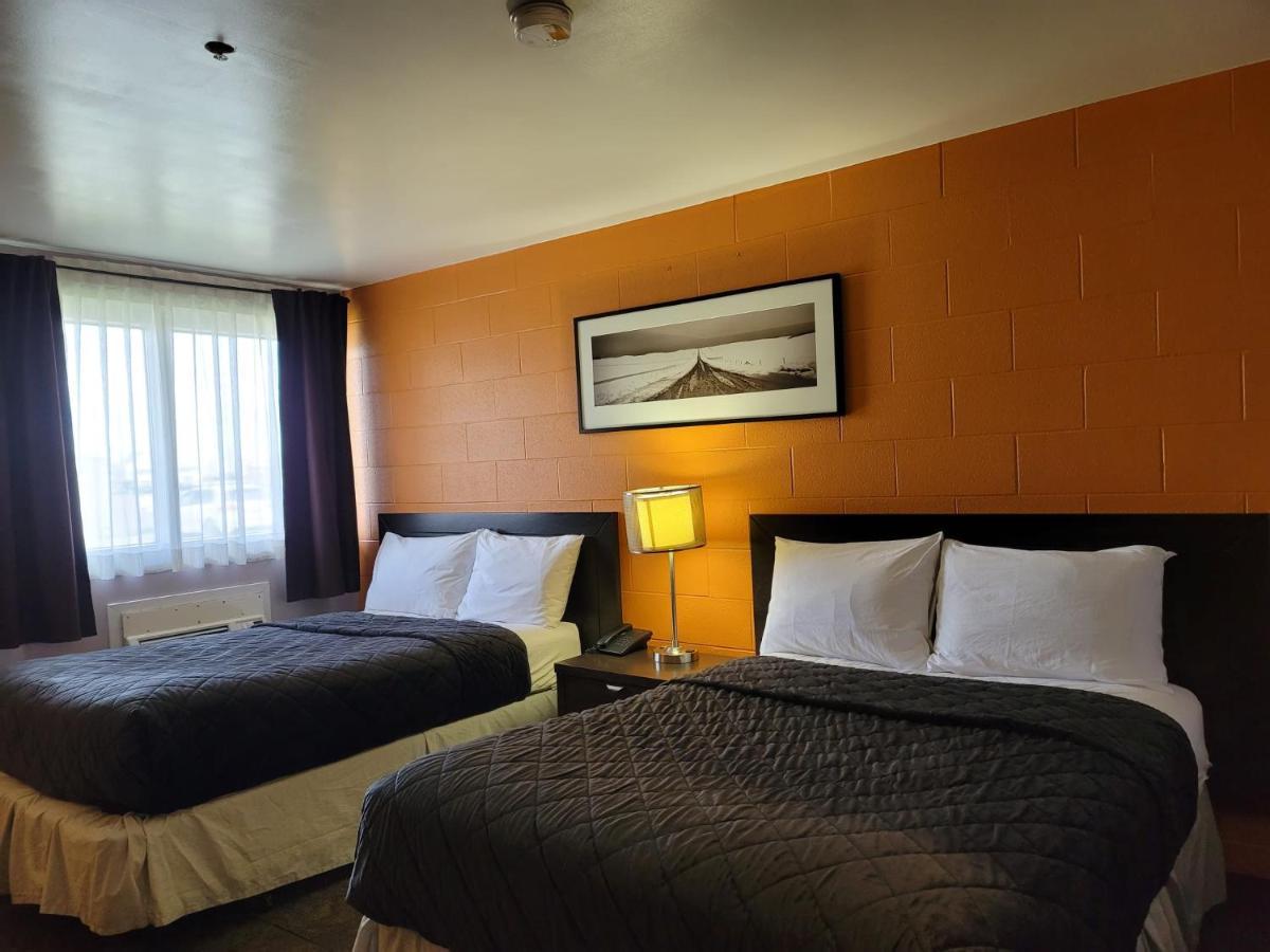 Roadking Inns Motel YYC Exteriör bild